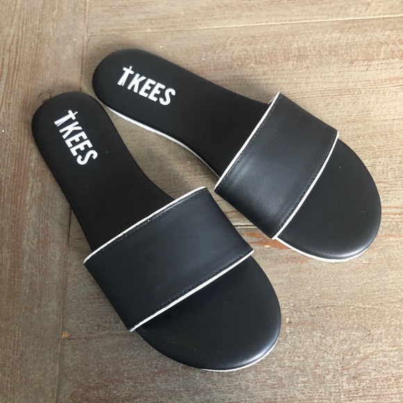 TKEES Lucas Slides Size 9 - Picture 1 of 5